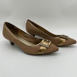 Anne Klein iFlex Kitten Heel Pumps Beige Gold Pointed Toe Buckle Accent Wms 8M